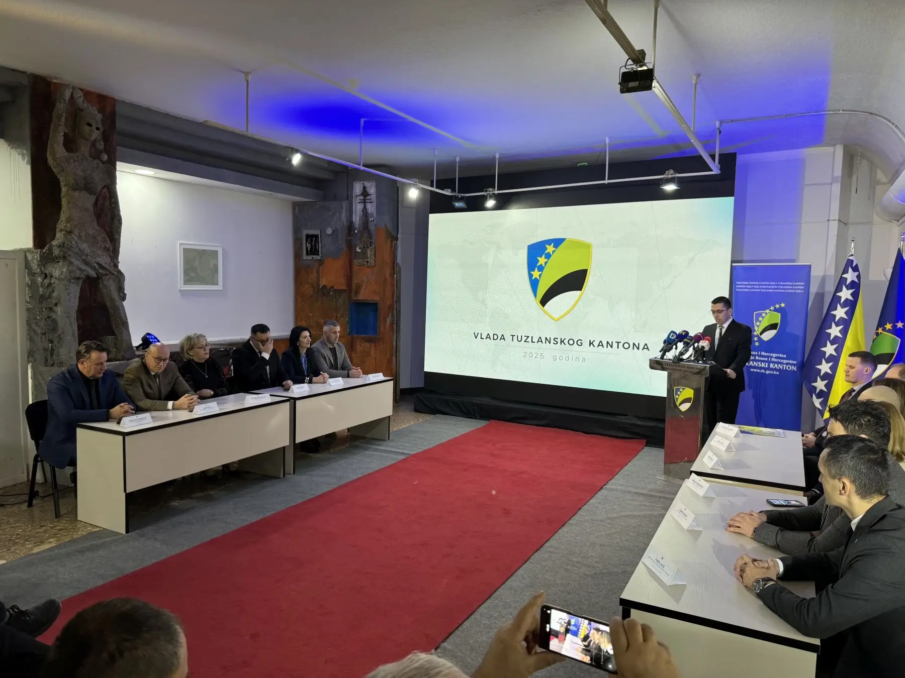 Vlada 2025 03 30 12 2025